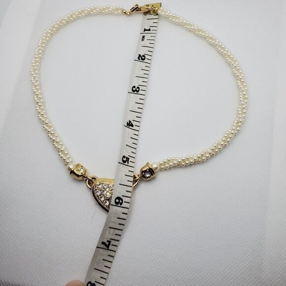 Beautiful ivory Pearl Necklace With gold tone heart. - Picture 12 of 12